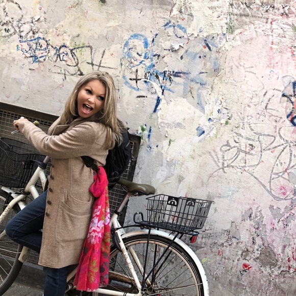 Meet your Posher, Dana & Canion - Picture 5 of 8